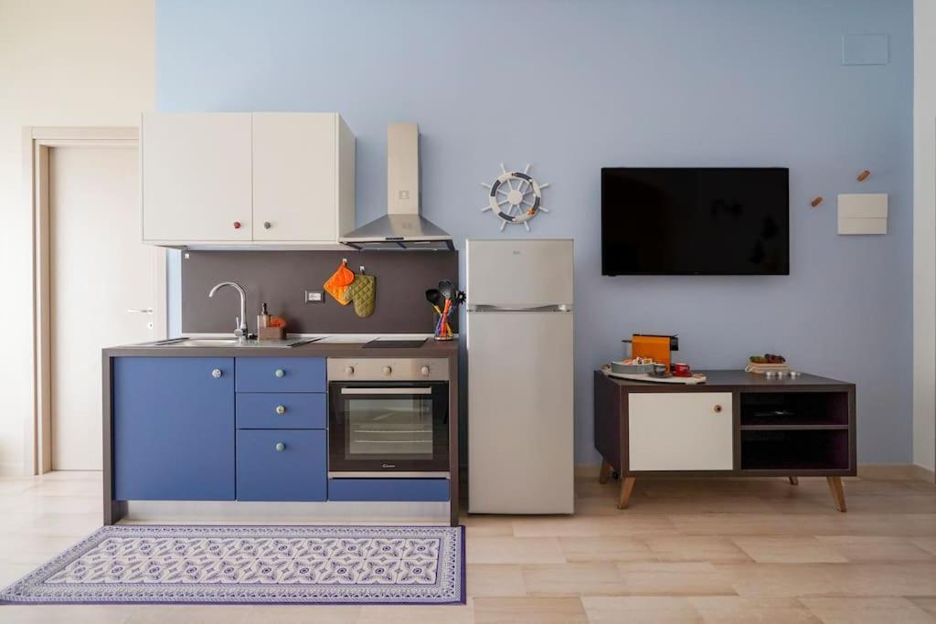 Mediterranea Apartment- Central Station - Free Wifi&Netflix Bari Luaran gambar