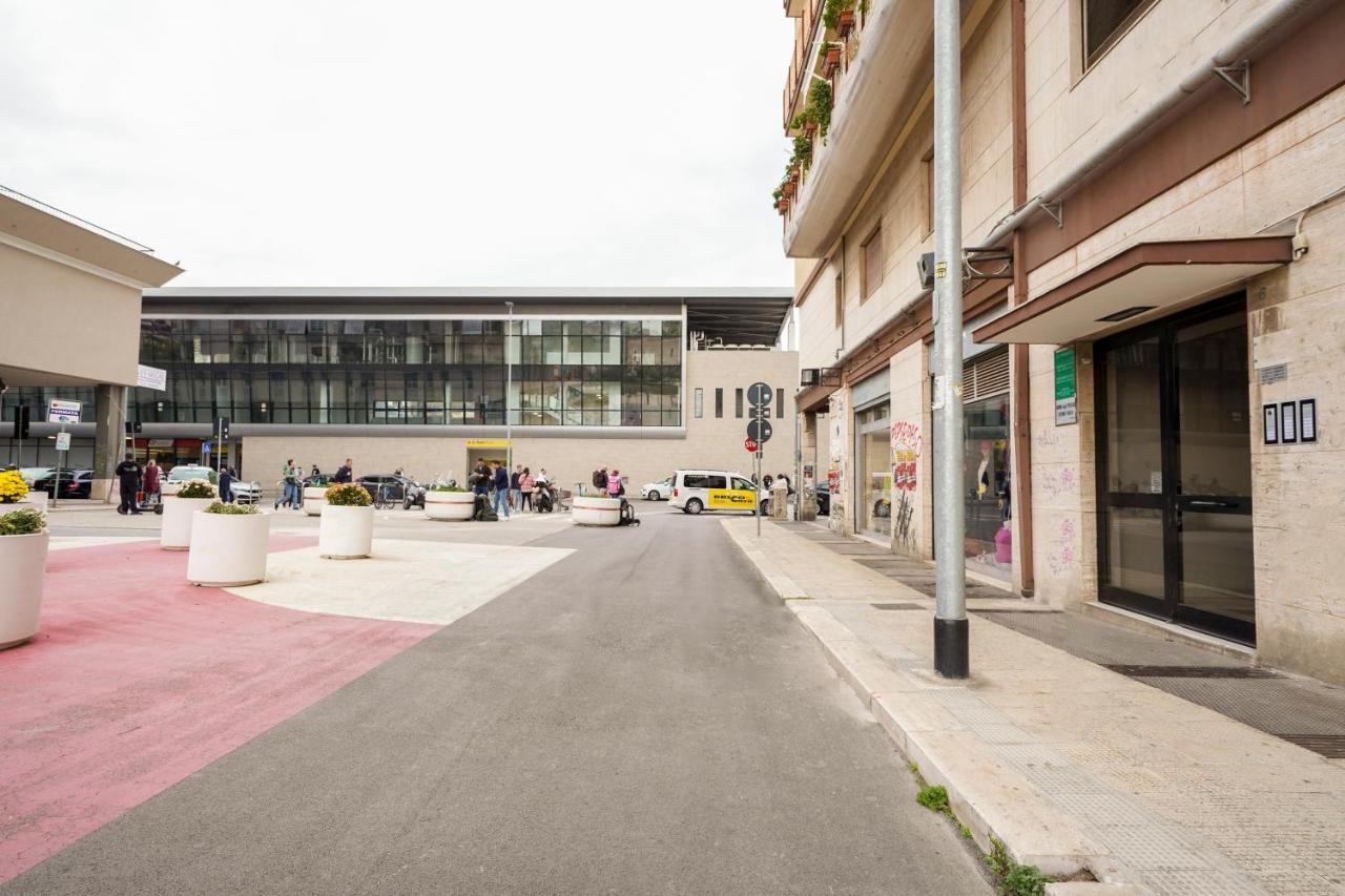 Mediterranea Apartment- Central Station - Free Wifi&Netflix Bari Luaran gambar